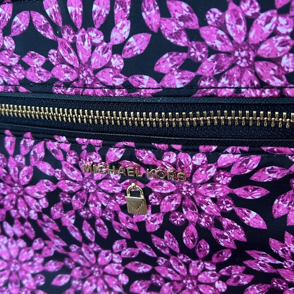 Michael Kors - Picture 2 of 5